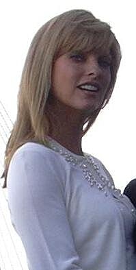 Review of Linda Evangelista Claims: Is CoolSculpting Safe and Does it Work?