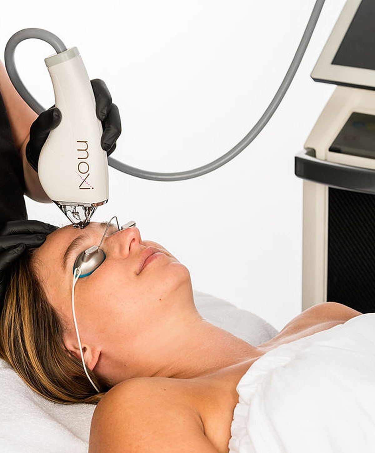 Skincare treatment session with laser experience