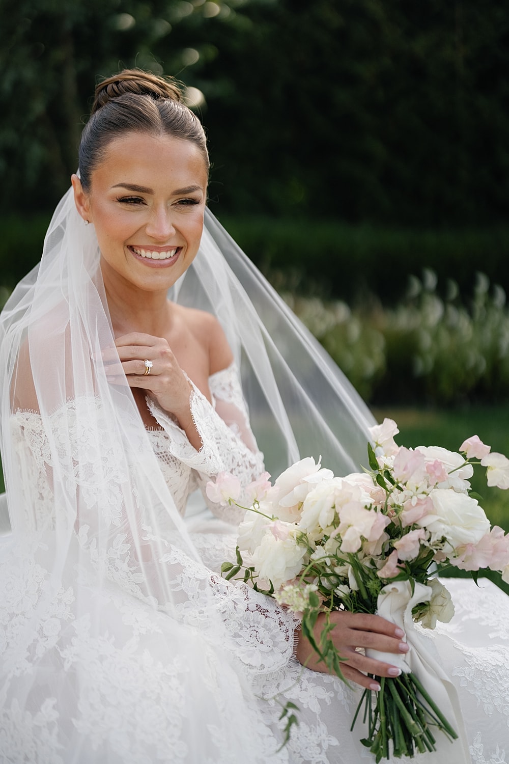 Bridal body preparation for weddings and events.